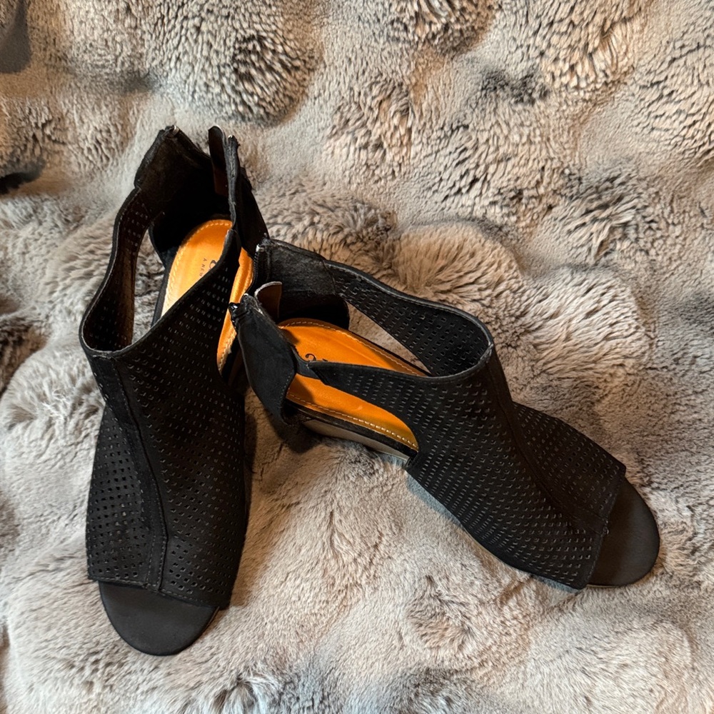 a.n.a Black Peep-Toe Heels